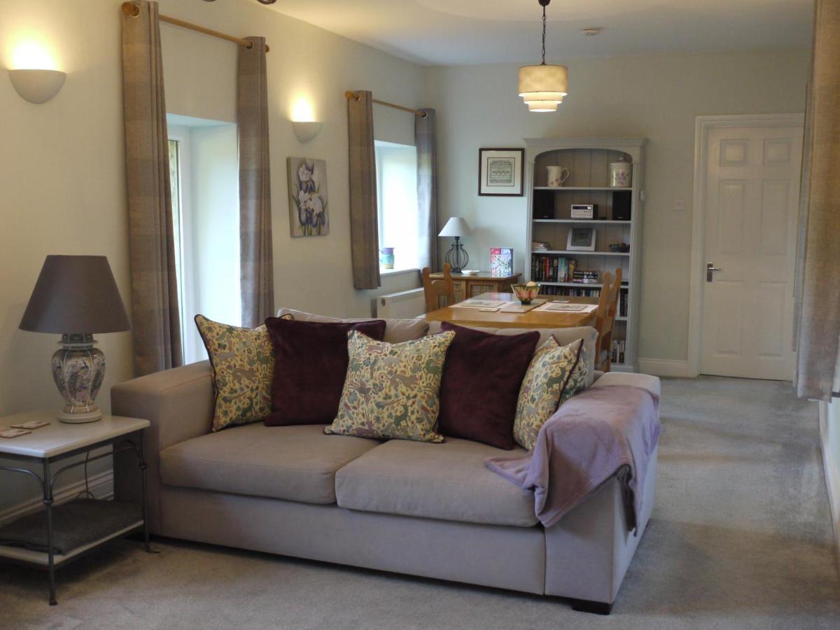 Cosy Stone Cottage, The Bungalow Perrotts Brook Cirencester Exteriér fotografie